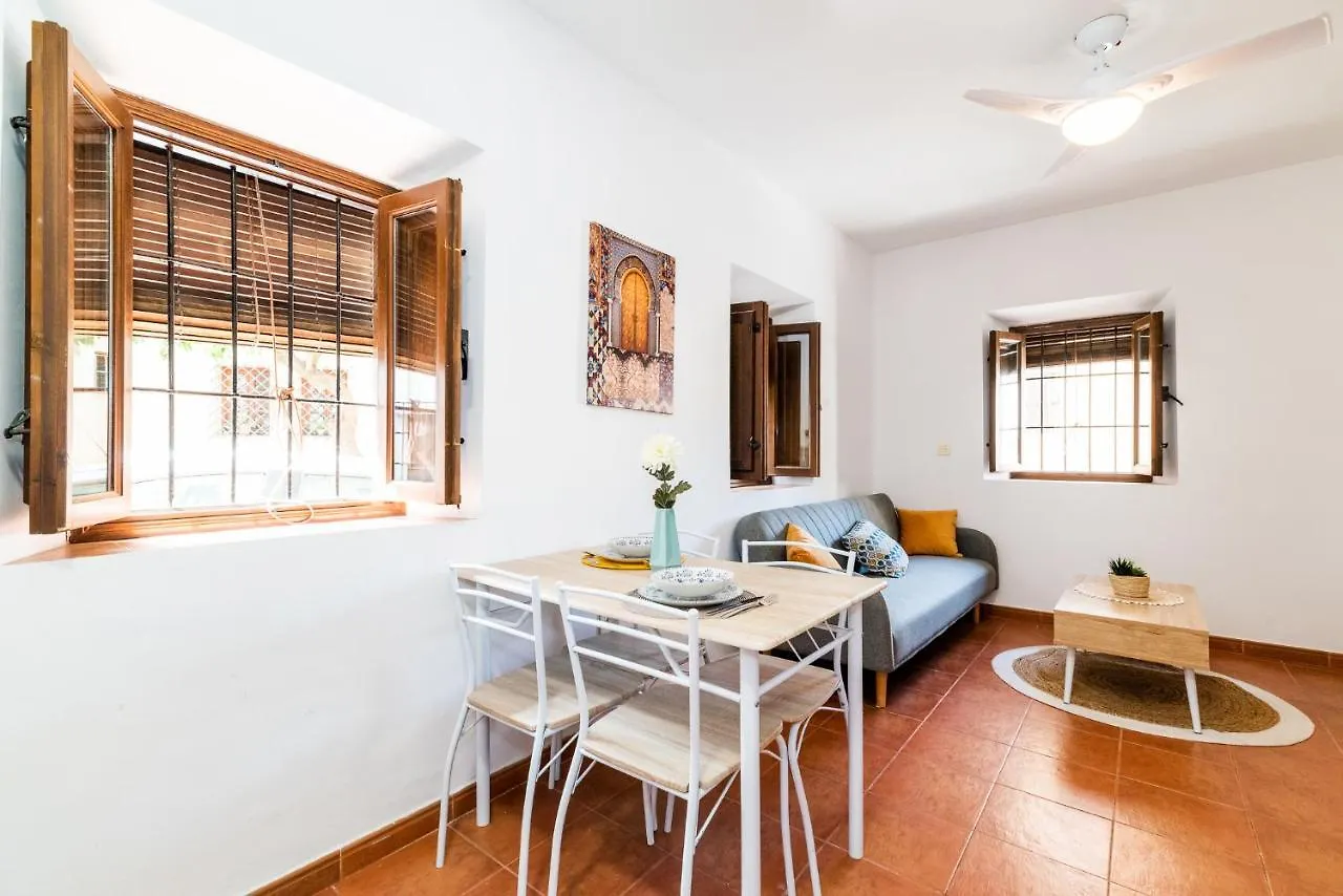 Home4U Casa Del Tesoro I غرناطة 0*,